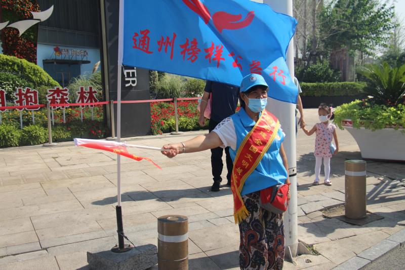 <strong>黑丝屁眼上戳洞洞</strong>